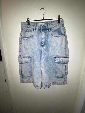 Rise Acid Wash Cargo Denim Jorts Size 9
